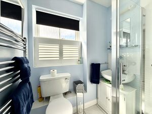 En-Suite- click for photo gallery
